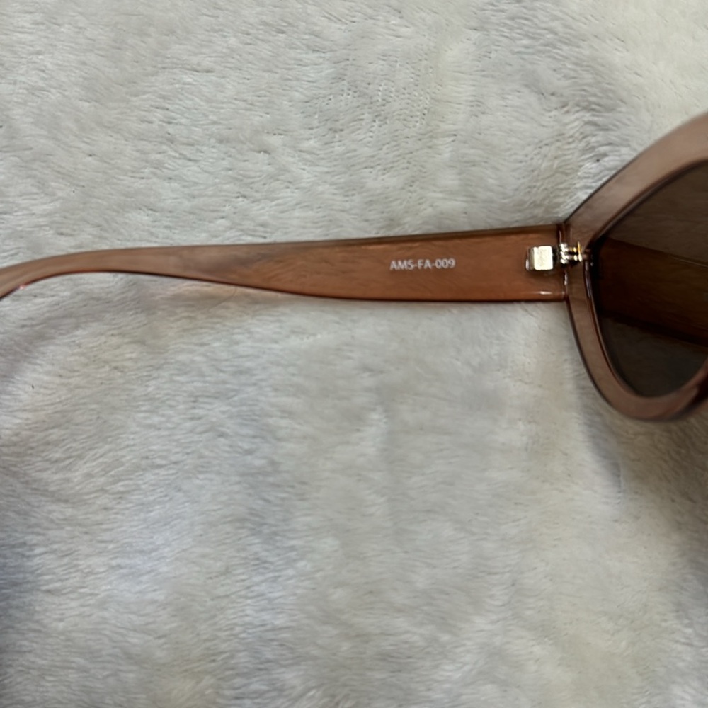 Amber Sceats Cateye Pink Sunglasses - Picture 5 of 8